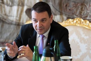 Vláda by neměla stavět vlastního prezidentského kandidáta, řekl Macinka - Novinky